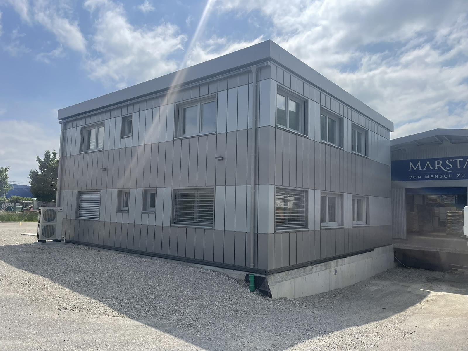 Modularni poslovni objekt